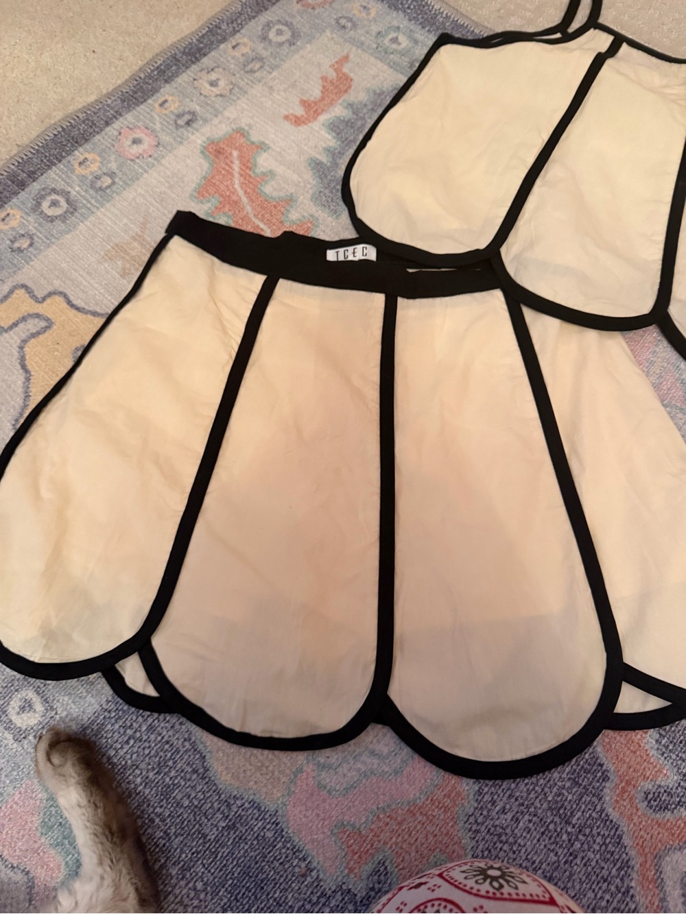 TCEC Cream and Black Scalloped Trim Two Piece Set - Picture 2 of 4